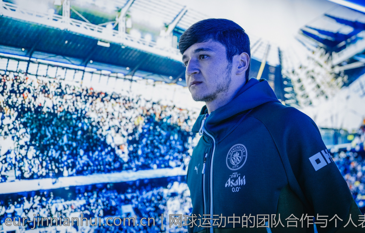网球运动中的团队合作与个人表现